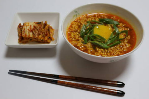 한국 대표 간식 라면과 김치, 해외에서 인기 있는 K-푸드